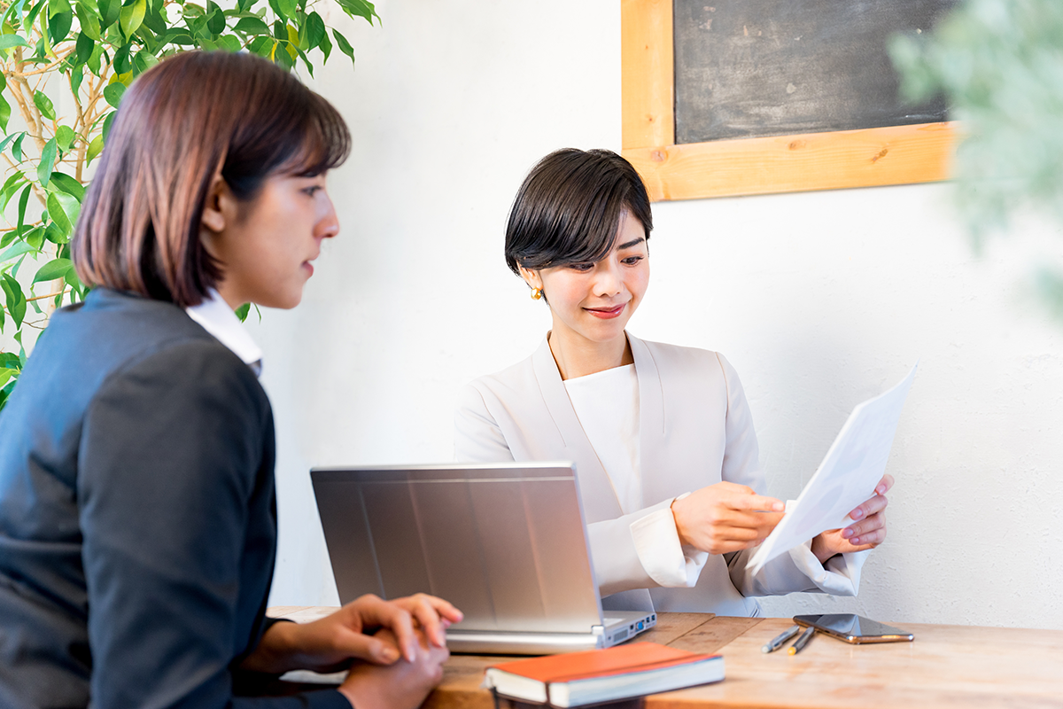 転職エージェントに書類添削だけでも依頼するべき4つの理由とは?